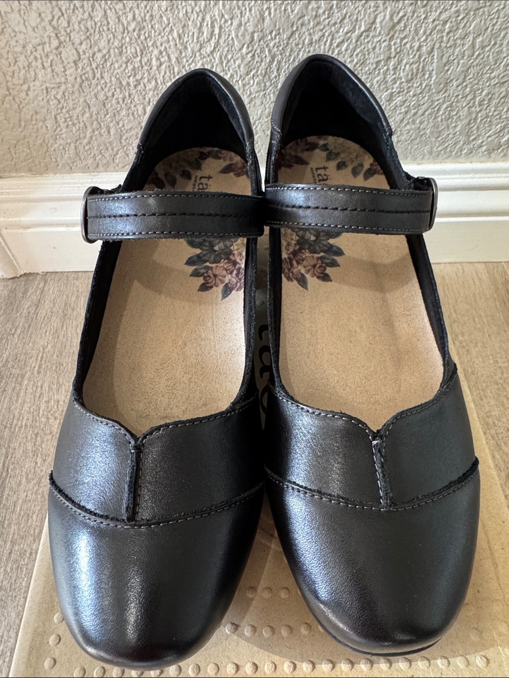 Taos Footwear Balance Black color women. Brand New in box. Size 10 and 11